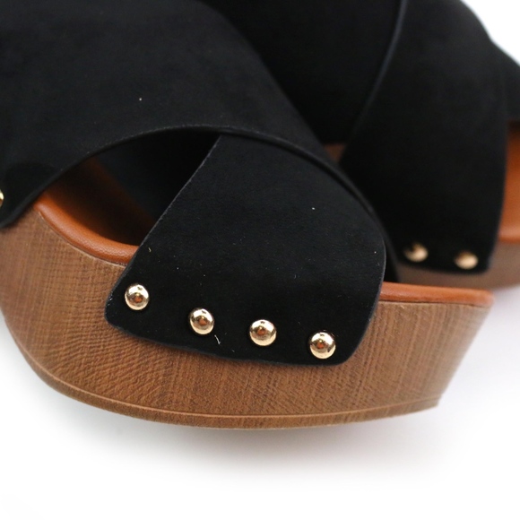 Qupid Farris Black Suede Platform Heels NEW! - Picture 7 of 8